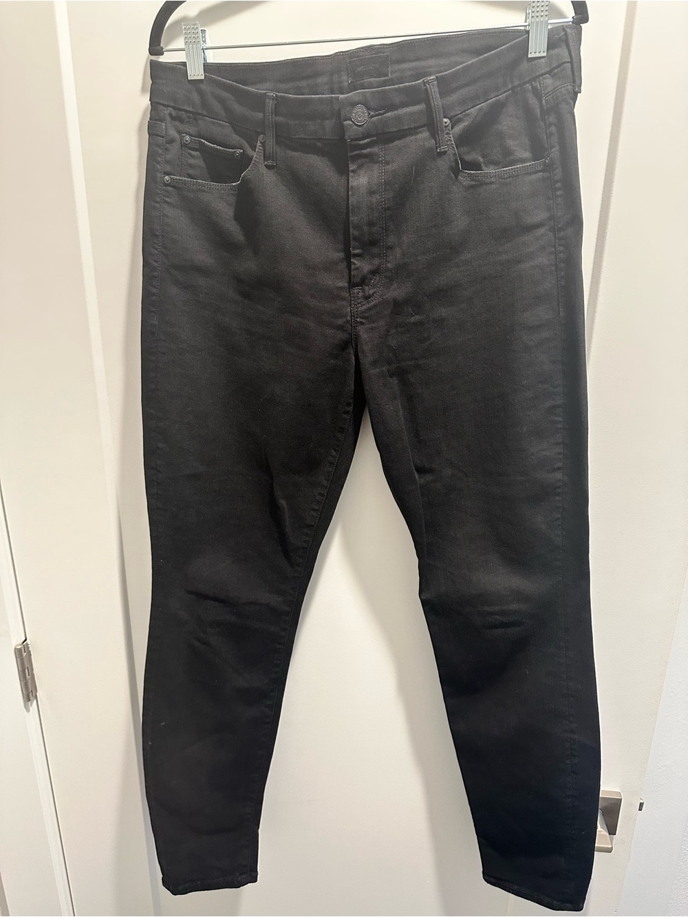 MOTHER LOOKER in NOT GUIlLTY Jeans